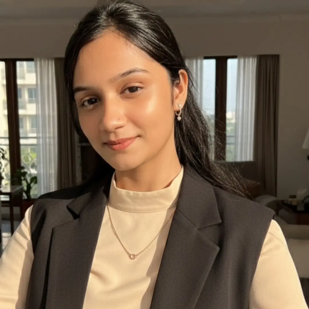 Portrait of Neha Joshi, Creative Content Contributor at PromptSyra.com